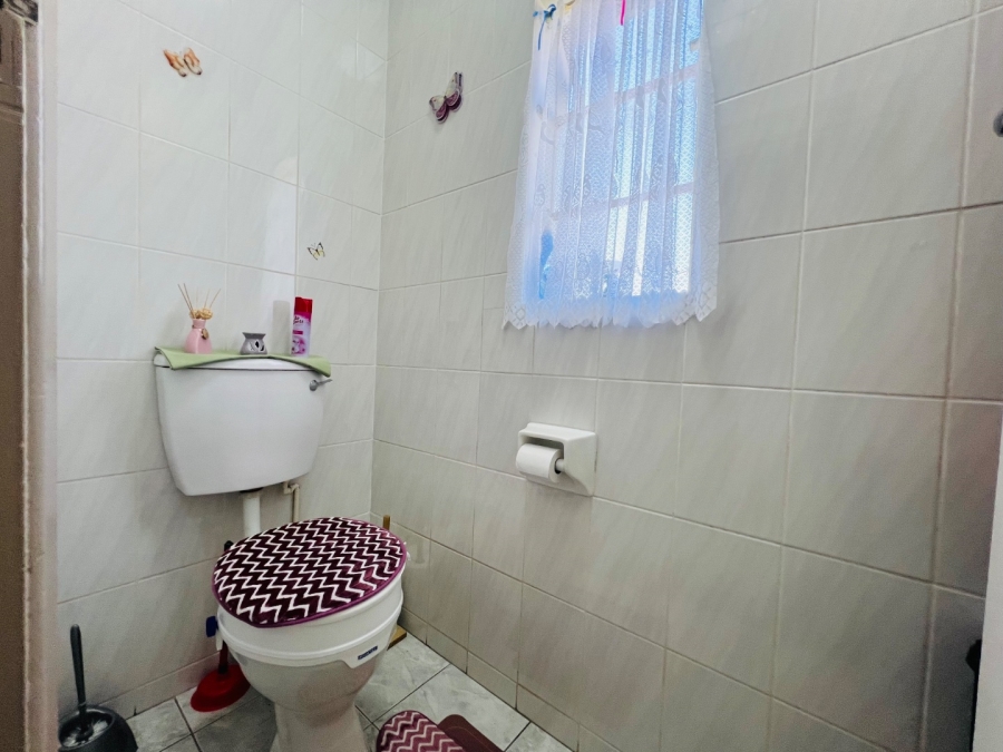 3 Bedroom Property for Sale in Bodorp Western Cape